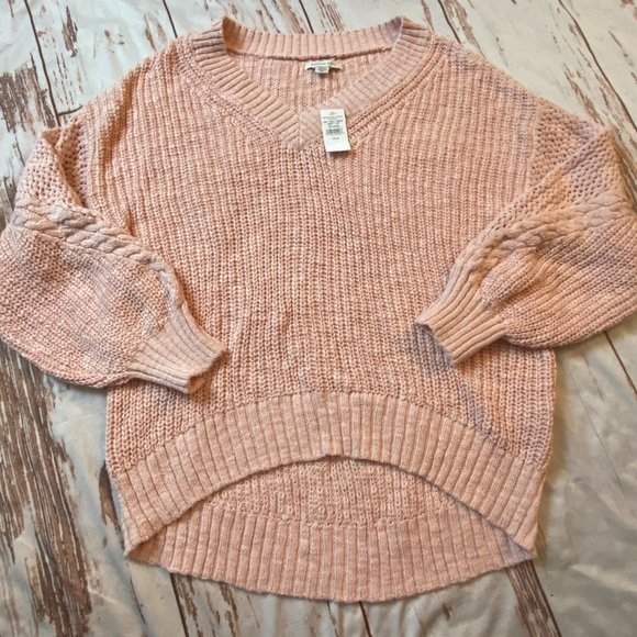 American Eagle Outfitters Sweaters - American Eagle v-neck sweater-pink-sz M-NEW!